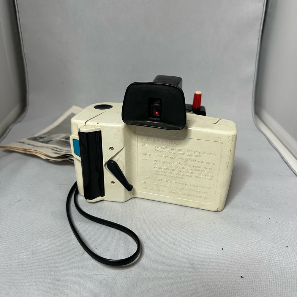 Vintage Polaroid Swinger Land Camera Model 20 - Picture 2 of 4